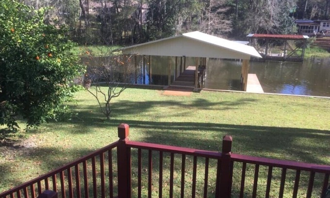 Quincy Cottage | Lake Talquin Waterfront Vacation Rental