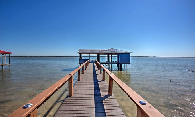 Quinlan House | Lake Tawakoni Access: Home w/Game Room!