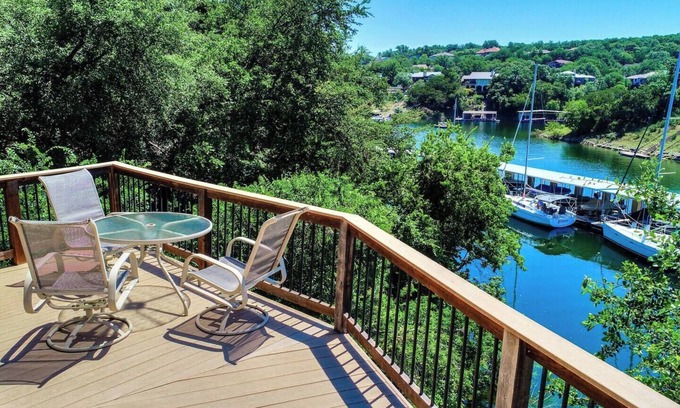 Lakeway House | Lake Travis Bungalow: Casita Golden Rod (#2)