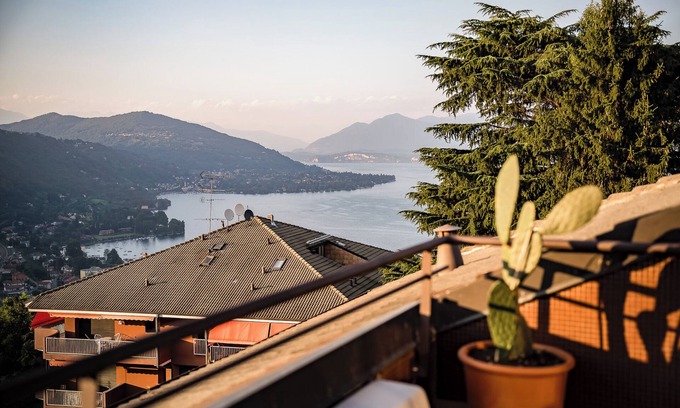 Dagnente Apartment | Lake view attic