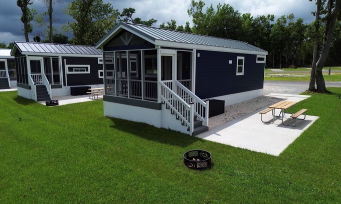 Maysville Cabin | Lake View Cabin, 2 Bedrooms, 13 miles from Jacksonville!