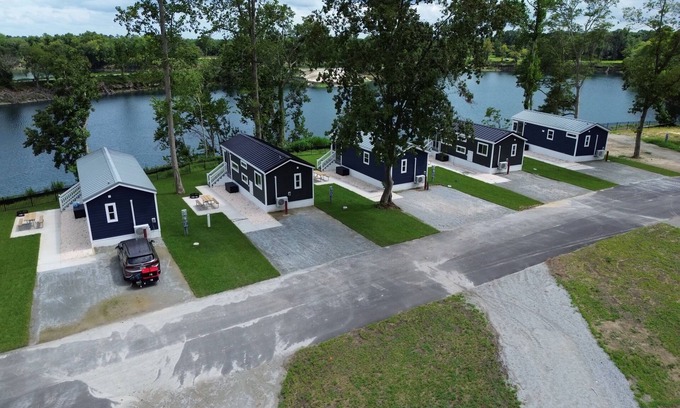 Westgate Cabin | Lake View Cabin, 20 miles from New Bern!