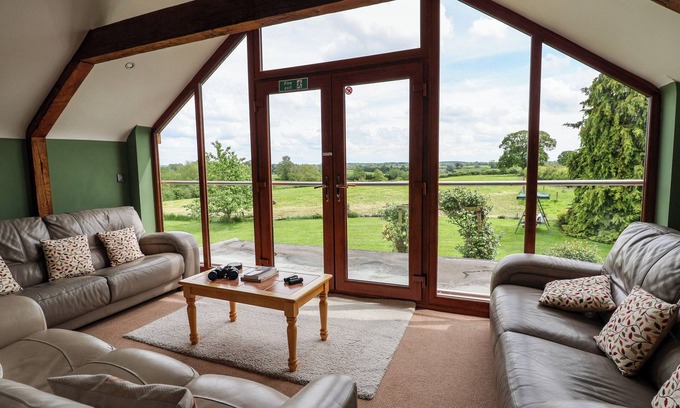 Market Drayton Cottage | Lake View Cottage