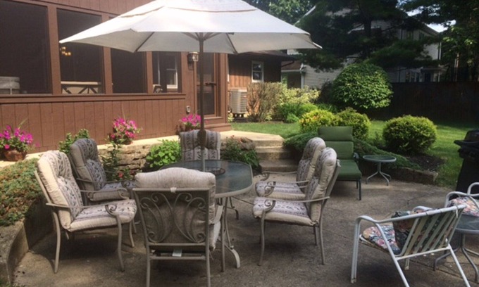 Jamestown House | Lake view home in quiet neighborhood near Xenia and Cedarville