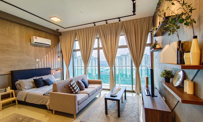 Taman Mount Austin Apartment | 【Lake View】Mount Austin IKEA Toppen 5 mins - C113A