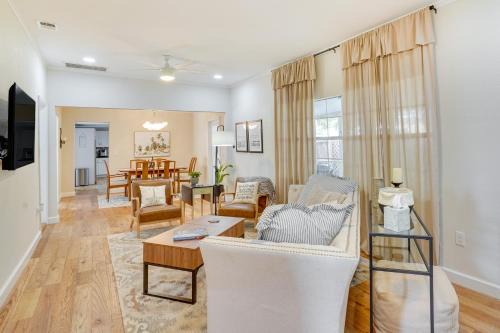 Lake Wales House | Lake Wales Vacation Rental with Screened-In Porch!