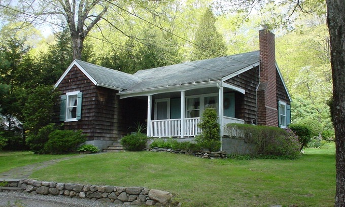 New Preston Cottage | Lake Waramaug Cottage
