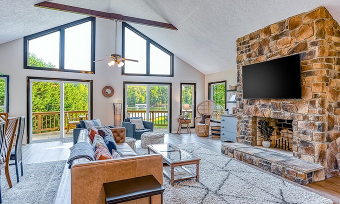Bumpass House | Lakefront Adventure House with Private Dock & WiFi - Dog-Friendly