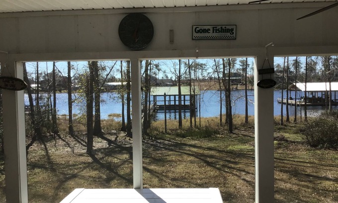 Donalsonville House | Lakefront beauty with boat lift.