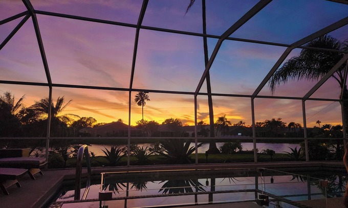 Sabal Harbour House | Lakefront Bradenton with Heated Pool, WiFi, Fitness Room, Resort-Style Amenities