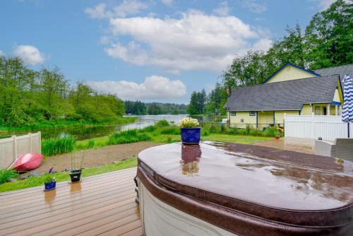 West Hills House | Lakefront Bremerton Vacation Rental with Hot Tub!