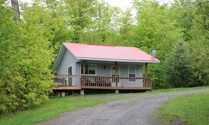 Unorganized Centre Parry Sound Cottage | Lakefront chalet (Bear), 2 bedroom, private beach!
