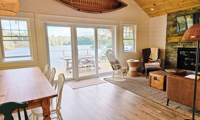 Torrance Cottage | Lakefront Cottage in Muskoka | SAUNA & Beach