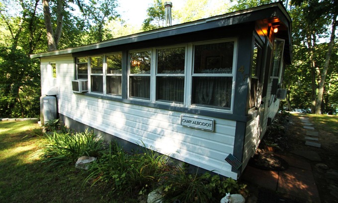 Ledyard Cottage | Lakefront Cottage - Near Casinos and Mystic, CT