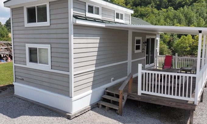 Tazewell Cottage | Lakefront Cottage on Norris Lake