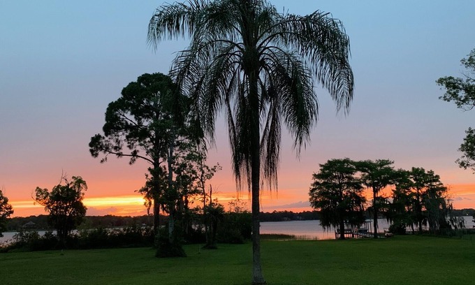 Eustis Cottage | Lakefront Cottage with Dock and Sunset Views, Mount Dora