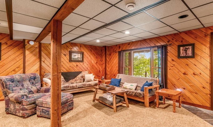 Mercer House | Lakefront dog-friendly gem with private dock, wood stove, large deck & free WiFi