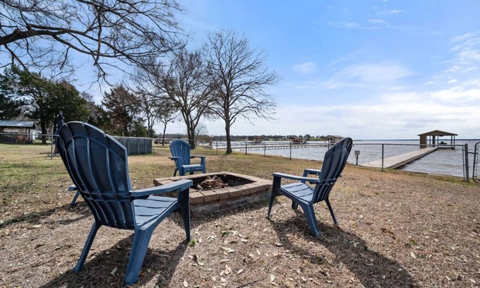 Kemp House | Lakefront Family Retreat– Private Dock & Fire Pit​