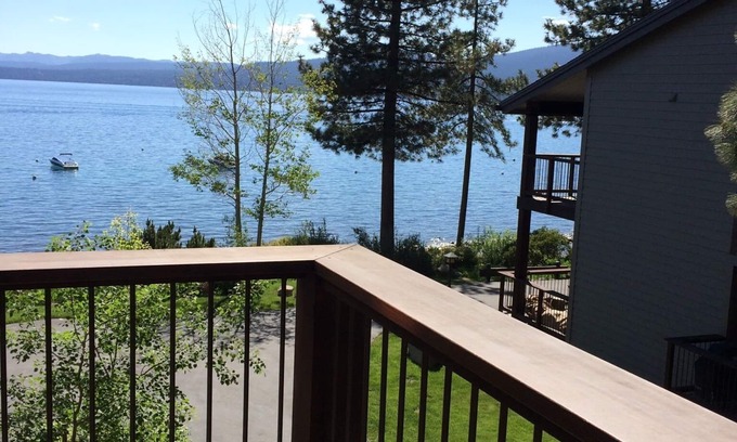 Brockway Condo | Lakefront Gated Brockway Springs Condo
