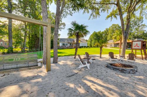 Cross Hill House | Lakefront Gem Hot Tub, Boat Launch Near Greenwood