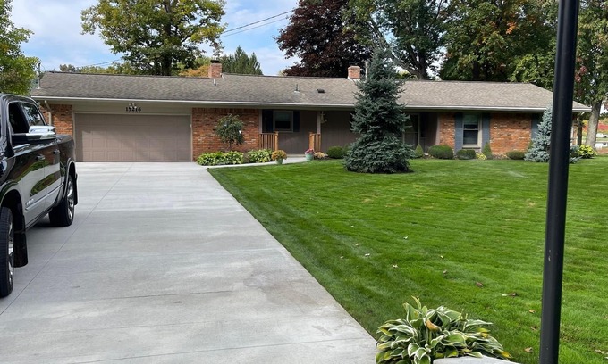 Holly House | Lakefront Home in Holly, Michigan