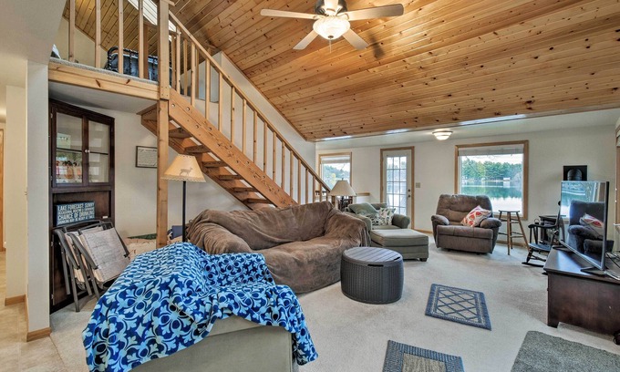 Wautoma Cottage | Lakefront Home w/Seasonal Dock - 2 mi to Skiing!