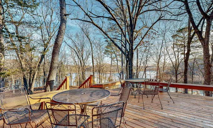 Rogers House | Lakefront home with boat access, fireplace, washer/dryer & firepit