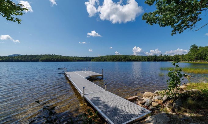 Franklin House | Lakefront Luxury The Donnell Pond House near Bar Harbor & Acadia National Park