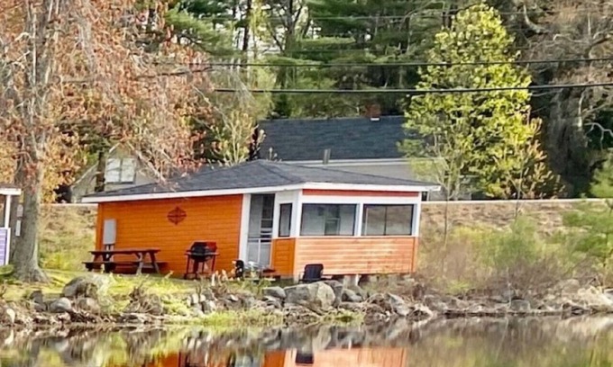 Northwood Cottage | Lakefront Orange Cottage