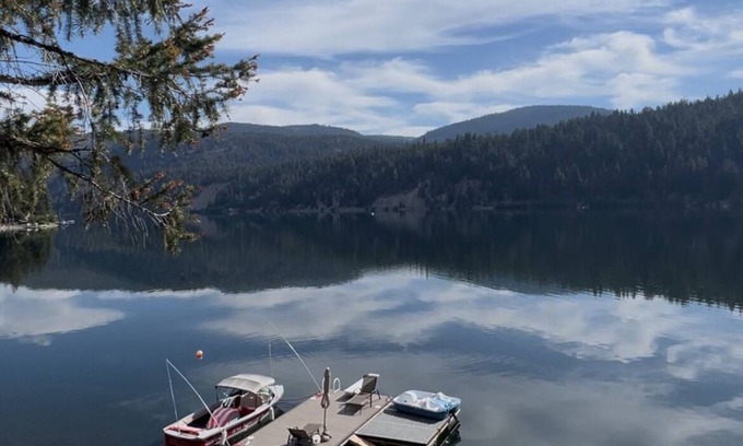 Okanagan-Similkameen Cottage | Lakefront Otter Lake Cottage