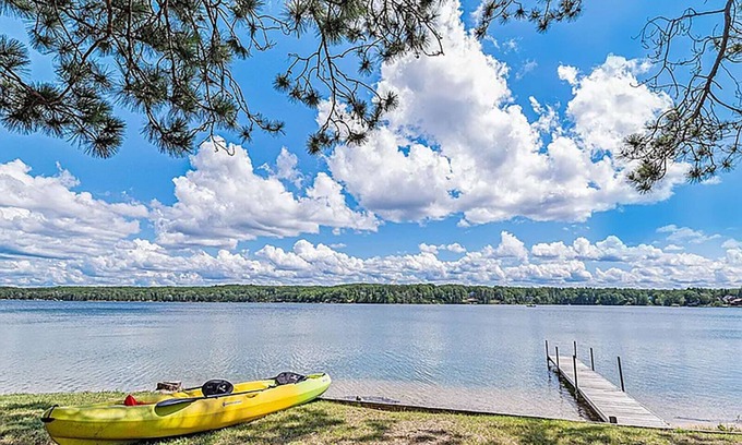Johannesburg House | Lakefront Retreat on Big Bear Lake. Indoor hot tub; sleeps 20