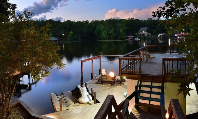 Mount Gilead House | Lakefront Retreat on Lake Tillery – Cozy family Getaway with Dock & Scenic Views