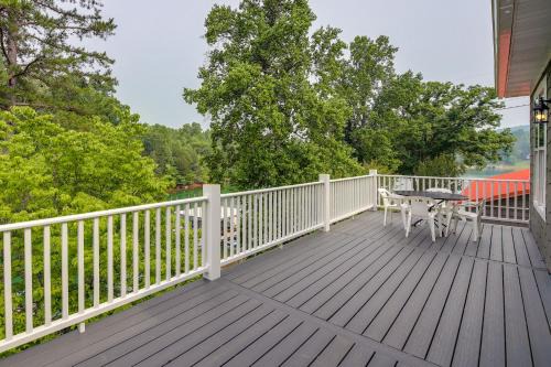 Clairfield House | Lakefront Sharps Chapel Retreat with Boat Dock!
