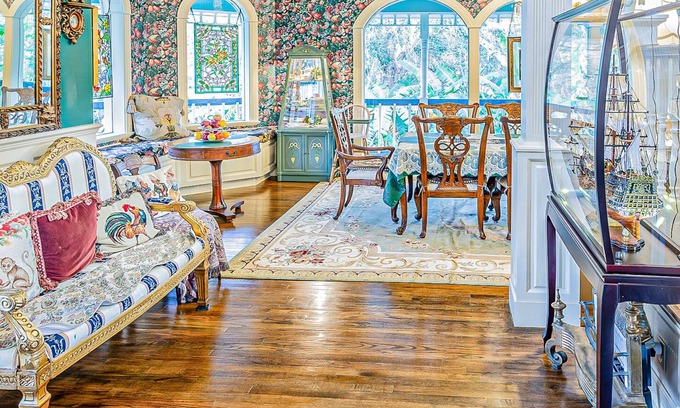 Haines City House | Lakefront Victorian House for Time Travelers & Event