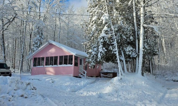 Brighton House | Lakefront vintage pink house