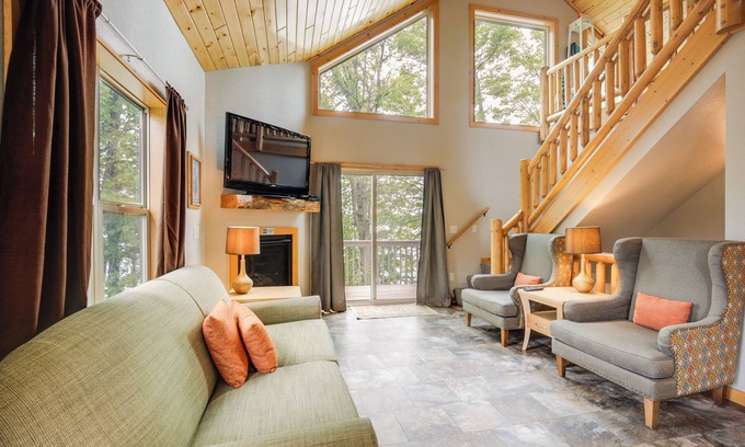Townsend Cabin | Lakefront Wisconsin Cabin: Dock, Walk to Beach!