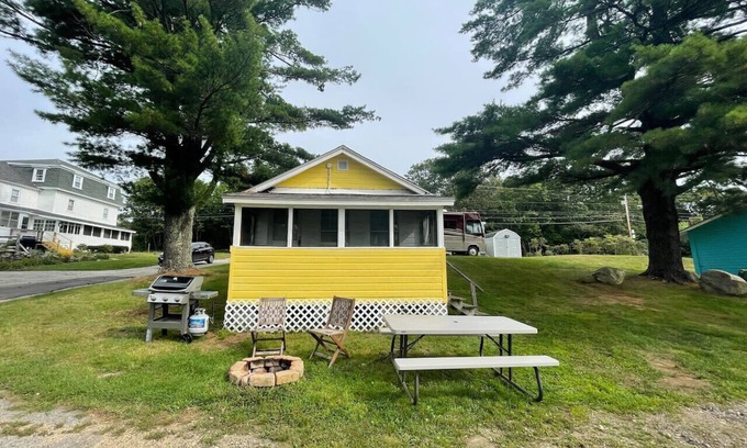 Northwood Cottage | Lakefront Yellow Cottage