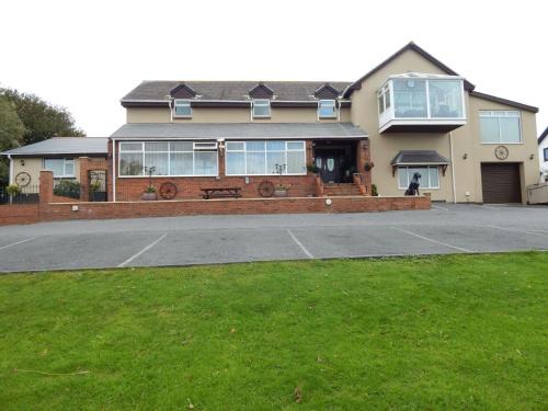 Pembroke Dock House | Lakeland Guest House