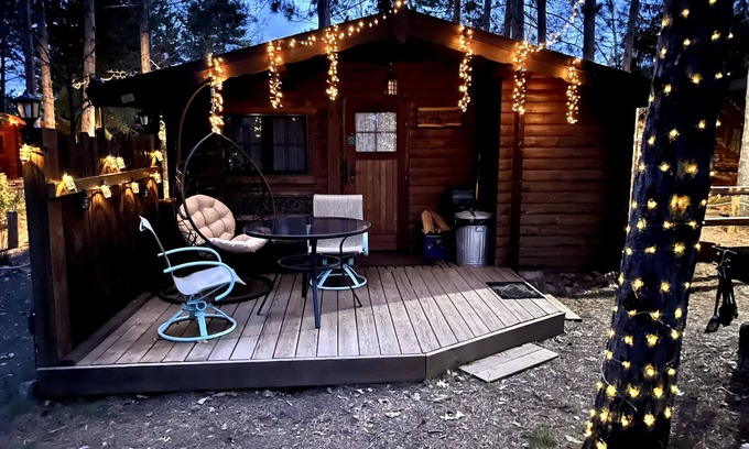 Hayward Cabin | Lakeshore Lily Pad - cozy cabin on the shores of Lake Hayward