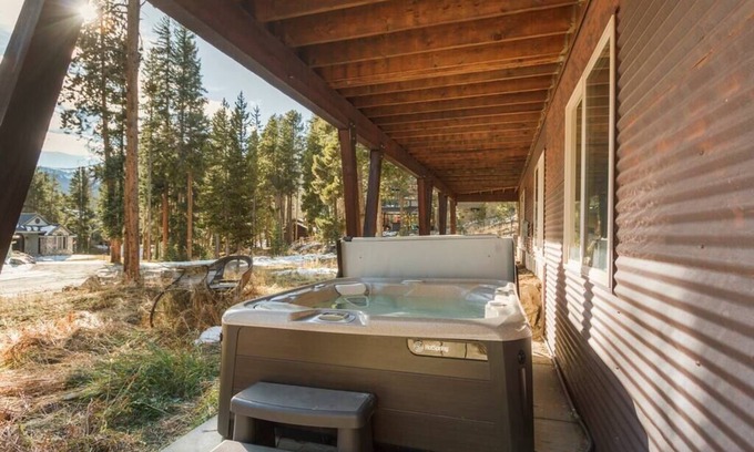 Lakeshore House | Lakeshore Lodge Summa