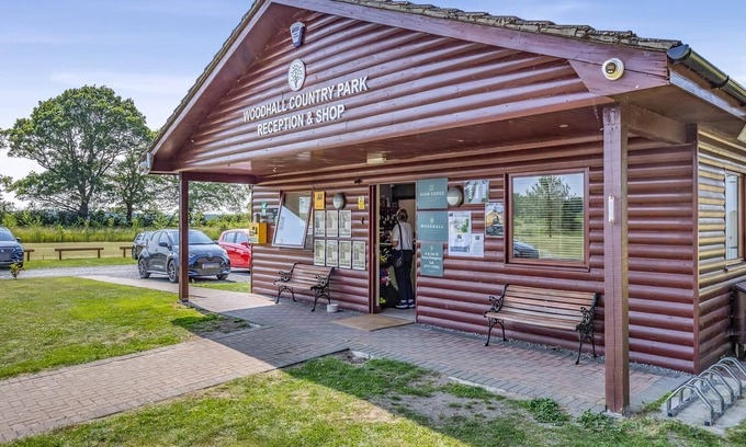 Woodhall Spa Ski Chalet | Lakeside 2 Pet Friendly