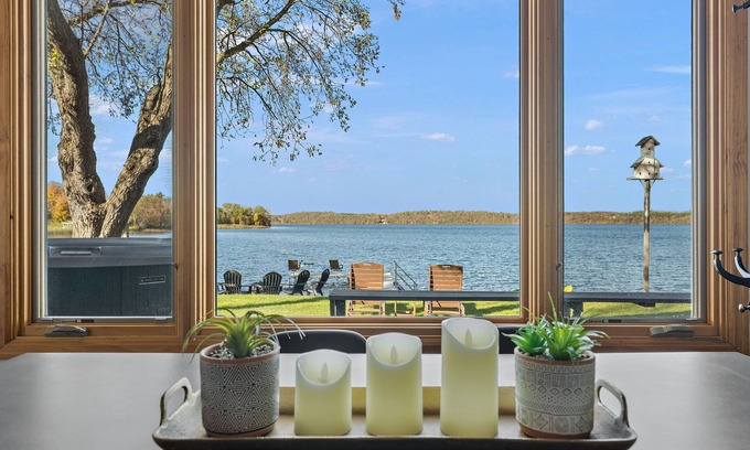 Frazee Cabin | Lakeside Cabin+Hot Tub+Provided Firewood