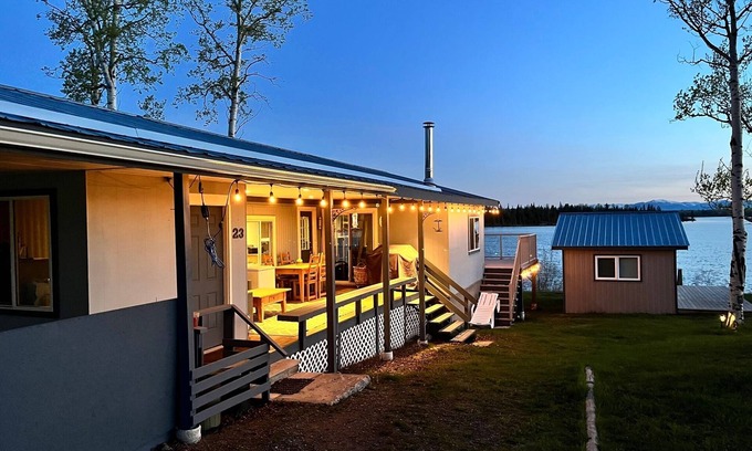 70 Mile House Cabin | Lakeside Cabin Retreat - Green Lake