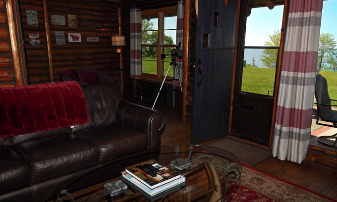 Conneaut Cabin | Lakeside Cabin with sunset view & fireplace