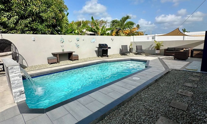 Punta Santiago House | Lakeside Casita+private pool+Grill+ 1.min to beach