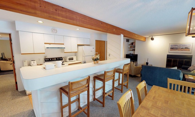 Petoskey Condo | Lakeside Club #24 -Convenient Location - Short Drive to the Slopes!