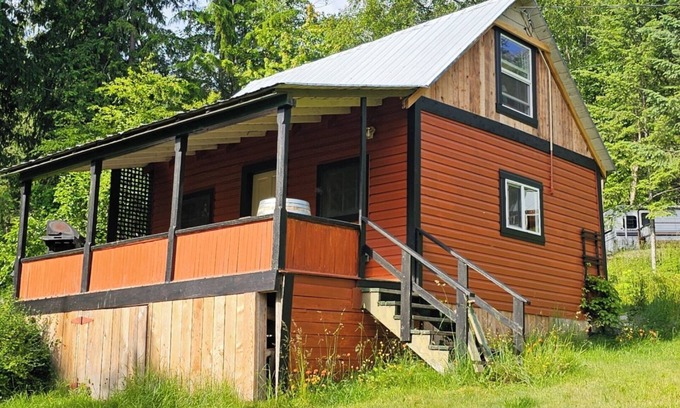 Kaslo Cottage | Lakeside Cottage at Paradise Hills