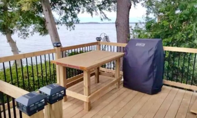 Scugog Cottage | Lakeside Cottage Getaway South Shore Lake Scugognn