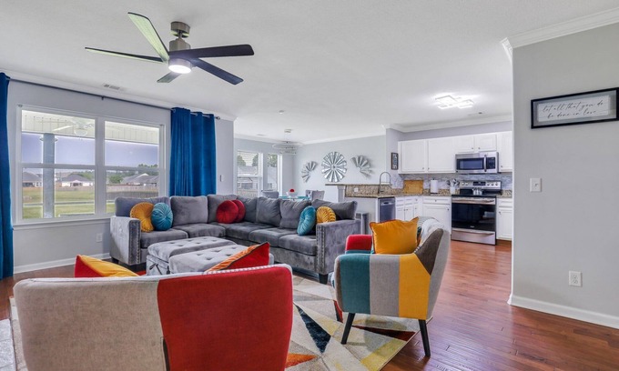 Port Wentworth House | ⭐ Lakeside Family Oasis. 19 minutes to Downtown Savannah! 10 Guest Stay. ⭐