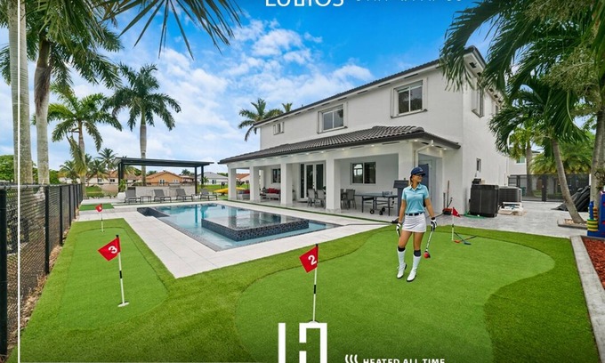 Ludlam House | Lakeside Fun: Pool, Jacuzzi, Games & More!